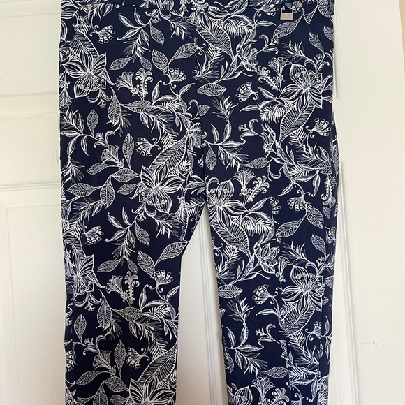 Capris - Picture 2 of 4